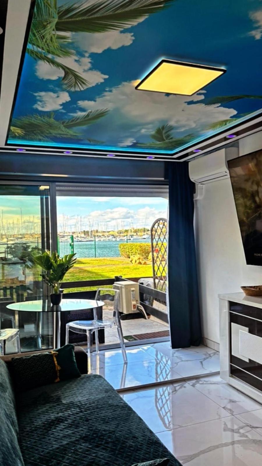 Apartment 24 Tropic Deluxe